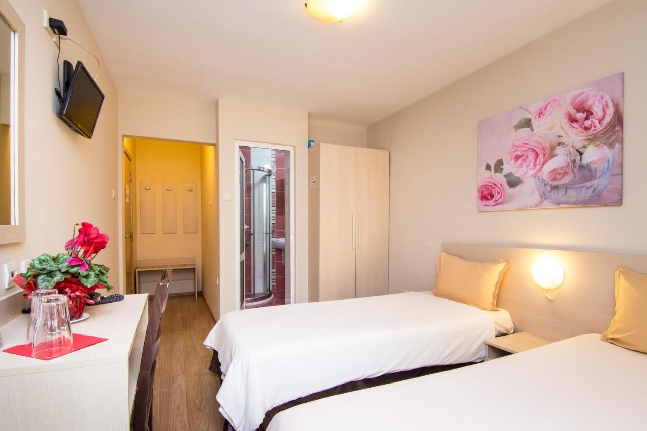 Family Hotel Madrid Sofie Exteriér fotografie