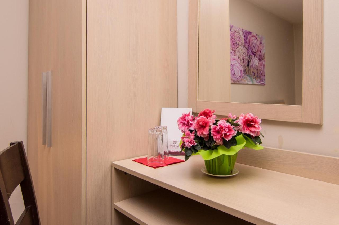 Family Hotel Madrid Sofie Exteriér fotografie